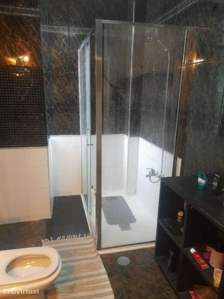 Quarto - localizado em Paranhos Porto - Grande imagem: 4/30