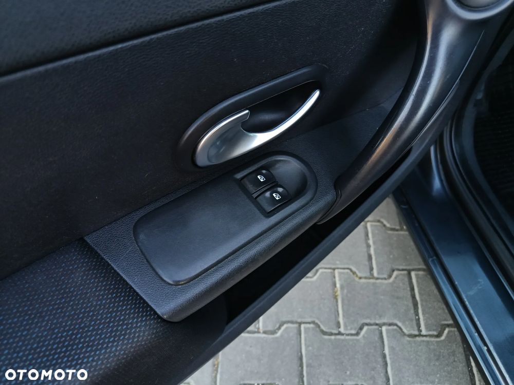 Renault Clio 1.6 16V Exception - 19