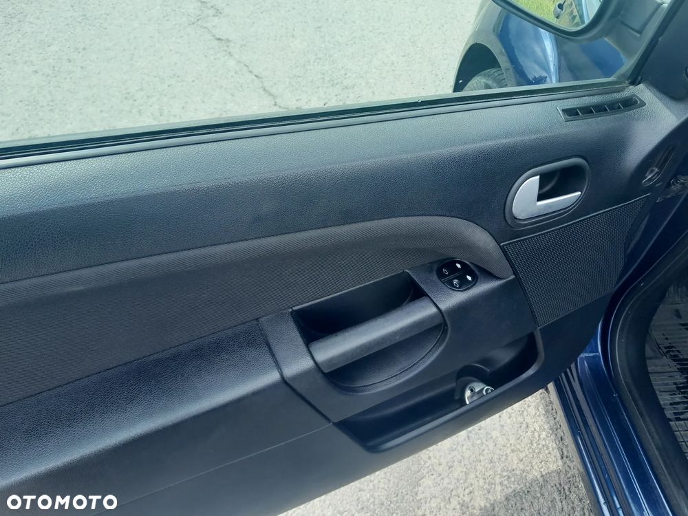 Ford Fiesta - 7