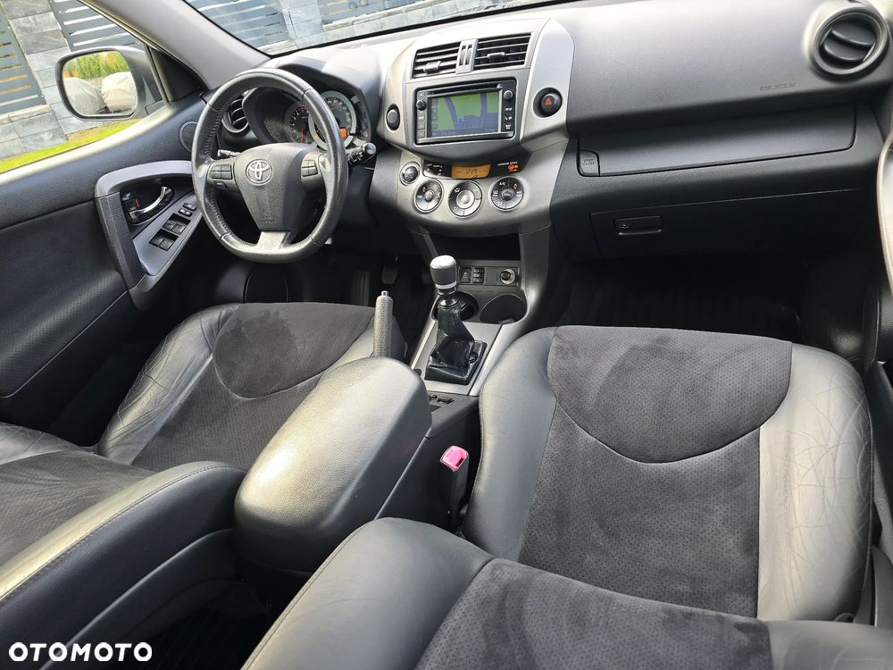 Toyota RAV4 2.0 VVT-i Premium - 20