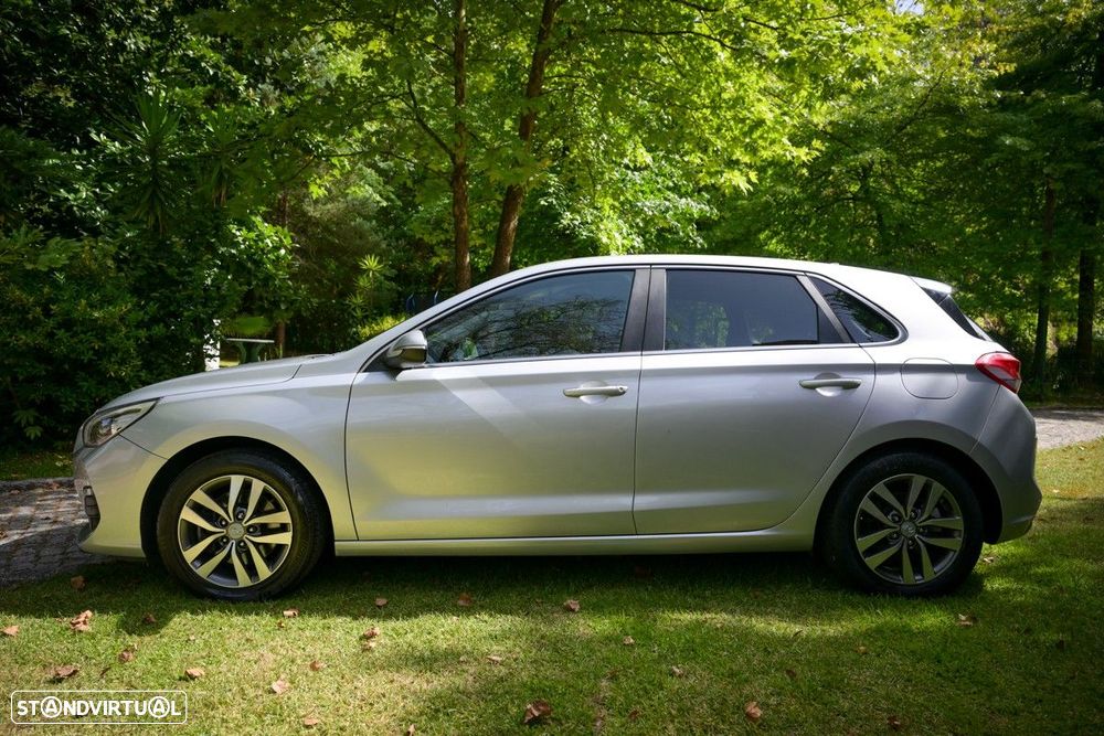Hyundai i30 1.6 CRDI STyle+Navi - 9