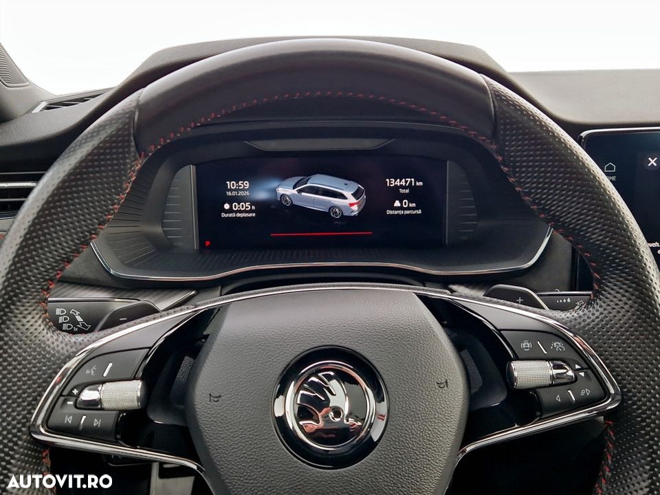 Skoda Octavia 1.4 TSI DSG RS - 17