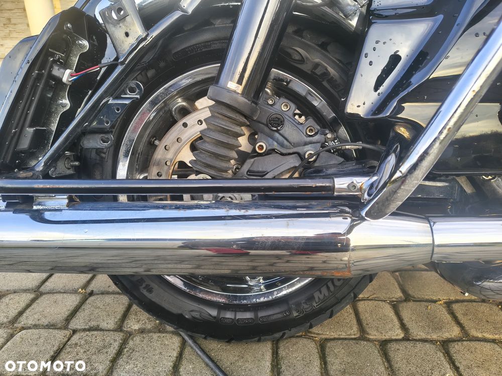 Harley-Davidson CVO Street Glide - 24