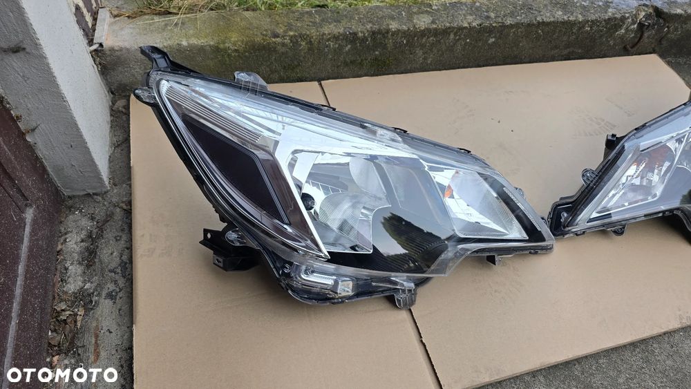 Mitsubishi Space Star II Lift 20-25 Lampa Przód LR Komplet EU Oryginał - 4
