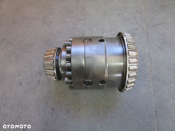 Mechanizm różnicowy przód Massey Ferguson Valtra seria T T183 T174 T194 T214 T234 T254
