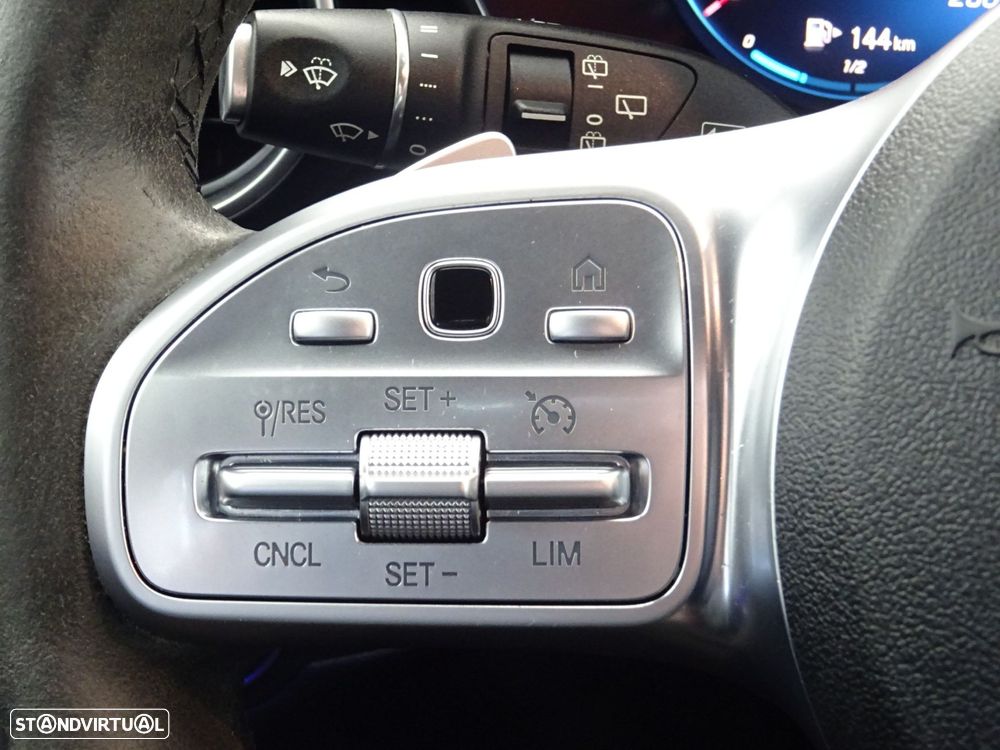Mercedes-Benz C 300 de AMG Line - 18