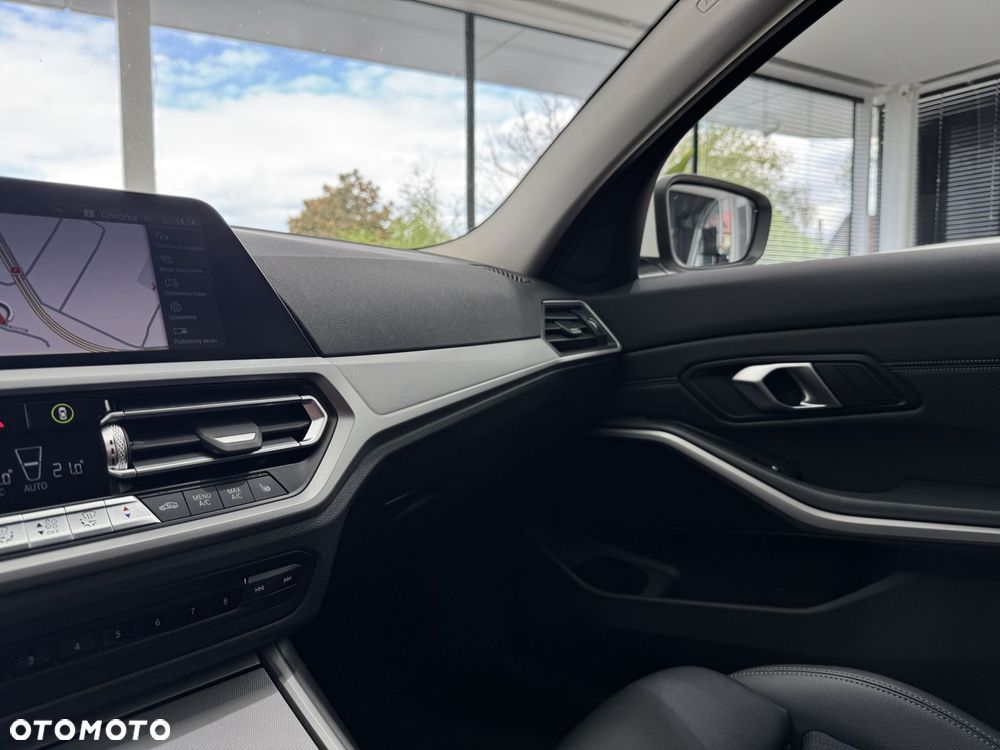 BMW Seria 3 320d xDrive MHEV Advantage - 27