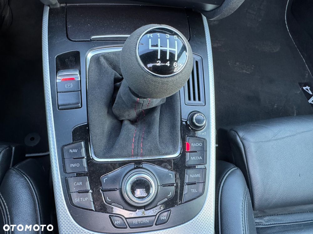Audi A4 Avant 3.2 FSI quattro Ambiente - 31