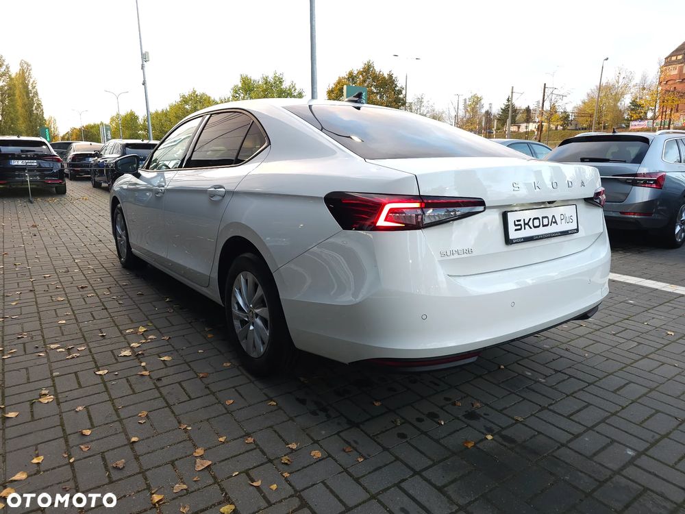 Skoda Superb 2.0 TDI SCR Essence DSG - 9