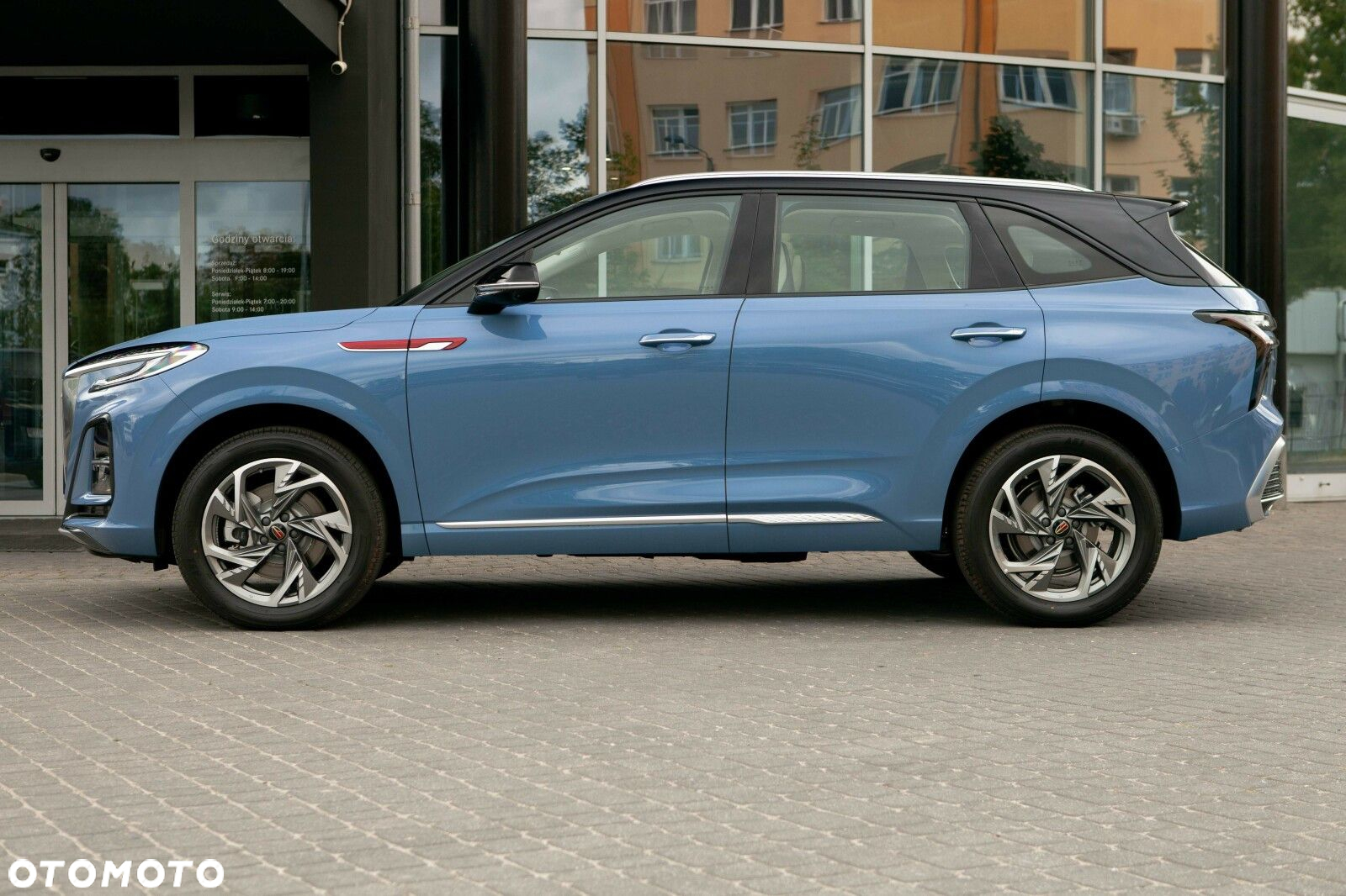 Hongqi HS3 - 10