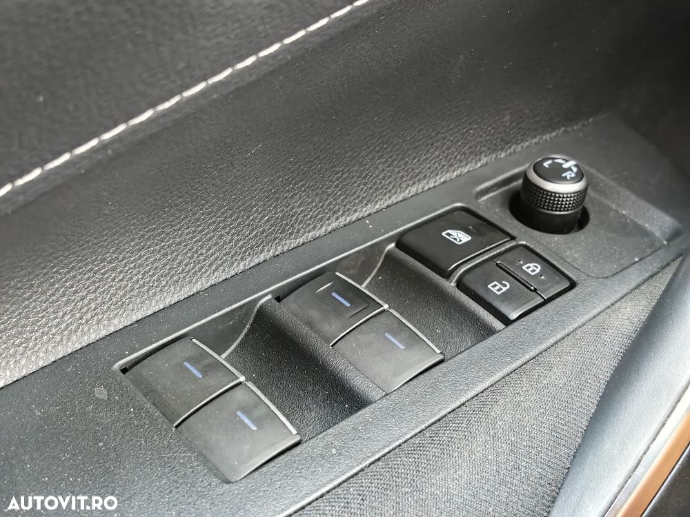 Toyota Corolla 1.8 Business Edition - 30