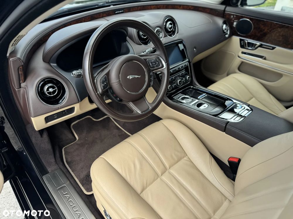 Jaguar XJ 3.0 V6 Premium Luxury - 31