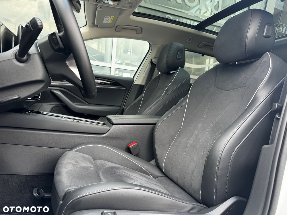 Volkswagen Passat Variant 2.0 TDI SCR Elegance DSG - 11