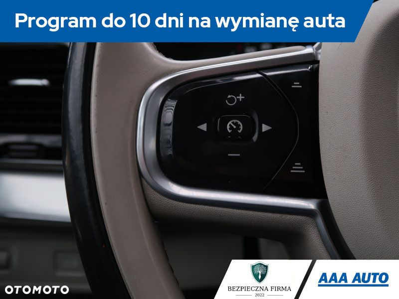 Volvo XC 90 - 19
