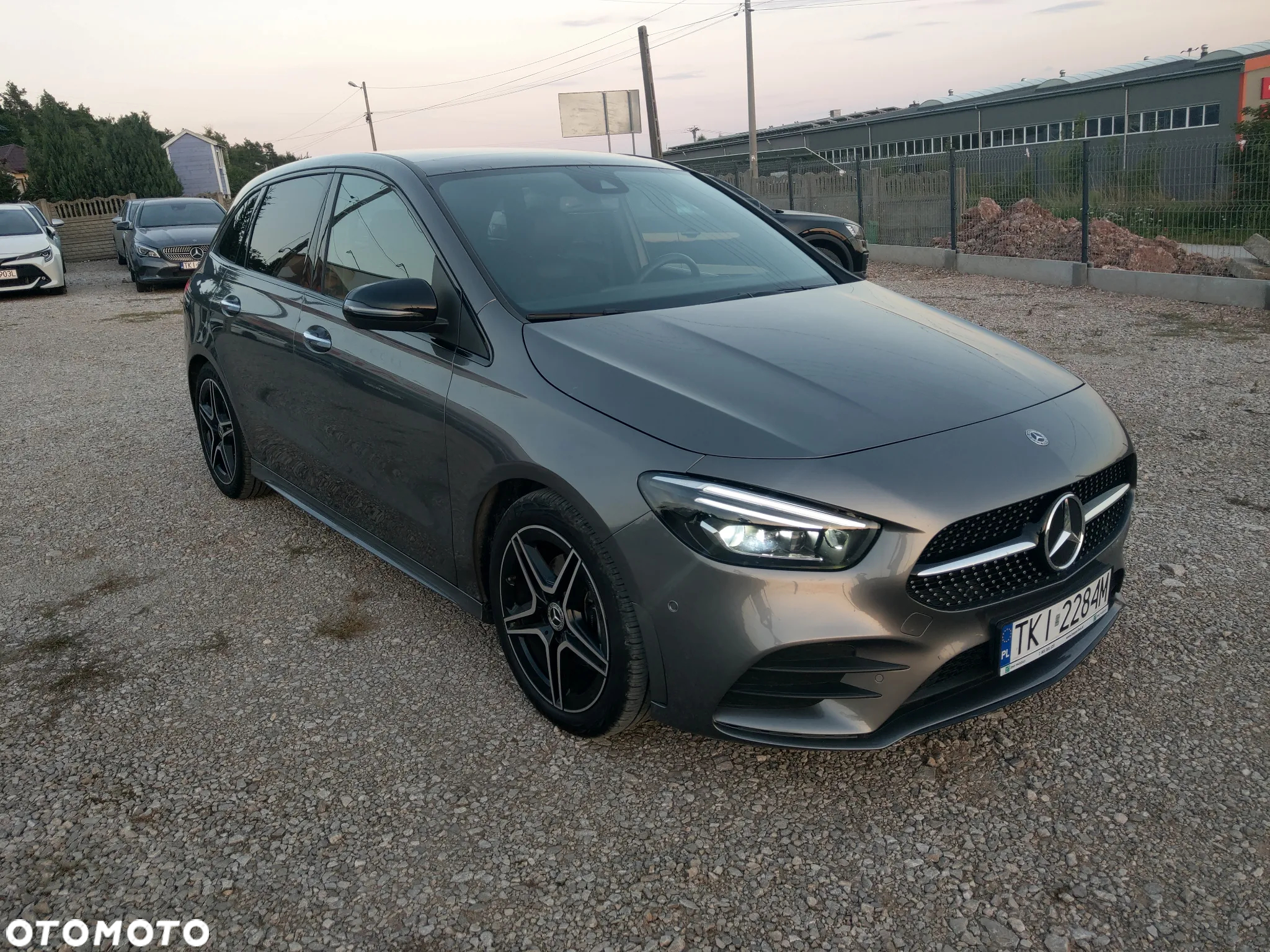 Mercedes-Benz Klasa B 200 d AMG Line 8G-DCT - 2