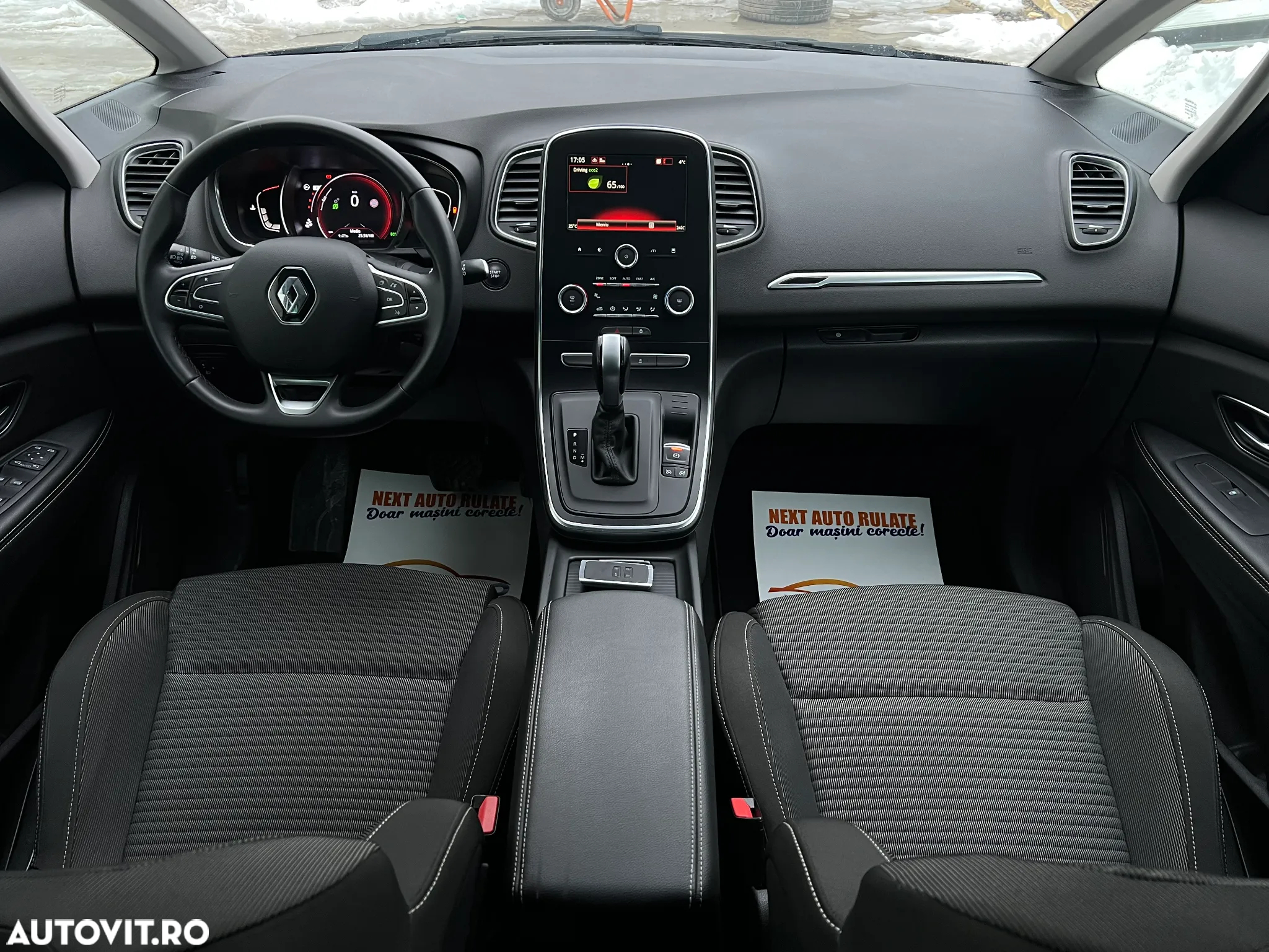 Renault Grand Scenic - 10