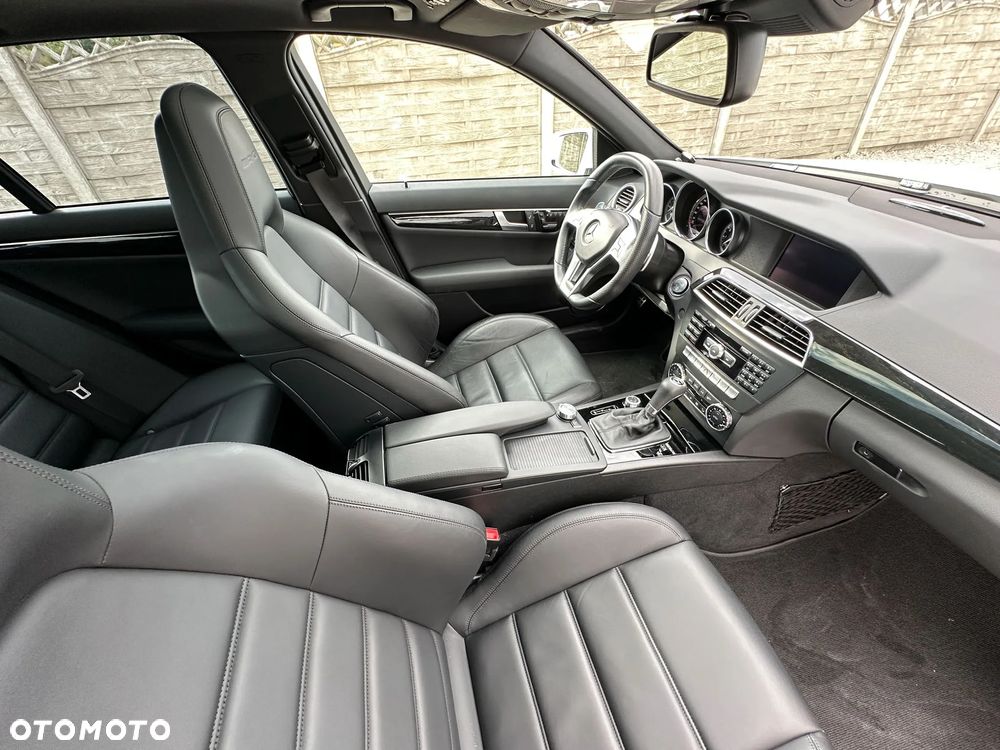 Mercedes-Benz Klasa C 63 AMG AMG SPEEDSHIFT MCT - 15