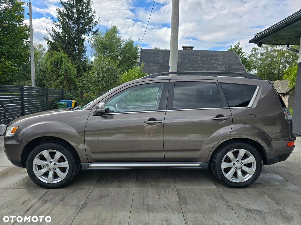 Mitsubishi Outlander - 8