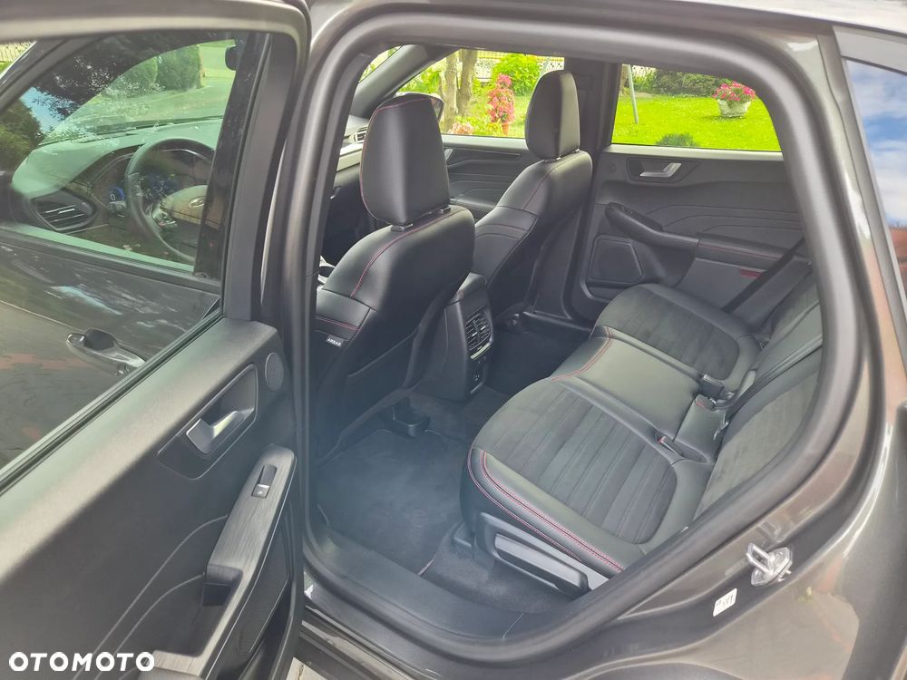 Ford Kuga 2.5 Duratec PHEV ST-LINE X - 32