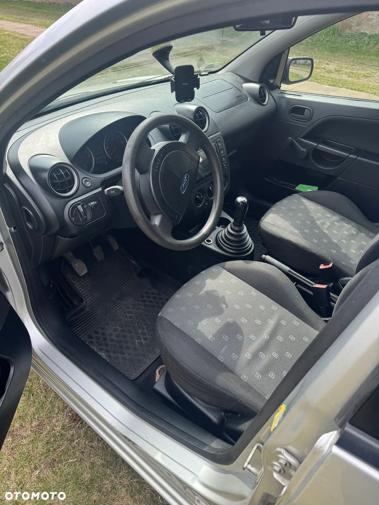 Ford Fiesta 1.3 - 5