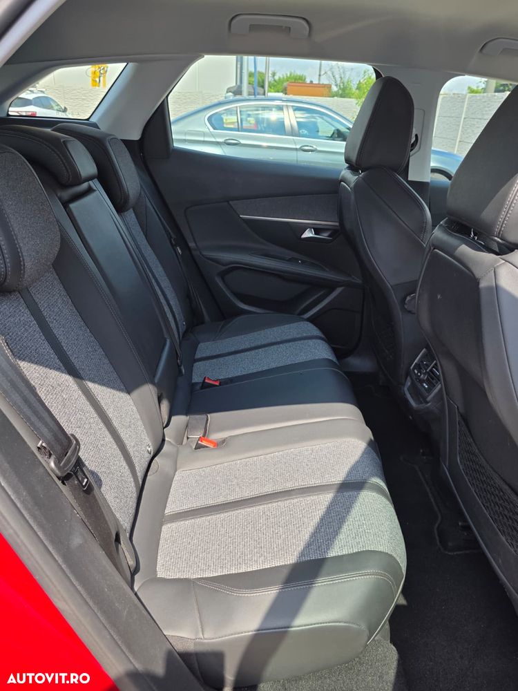 Peugeot 3008 PureTech 130 Stop & Start GPF EAT8 Allure - 9