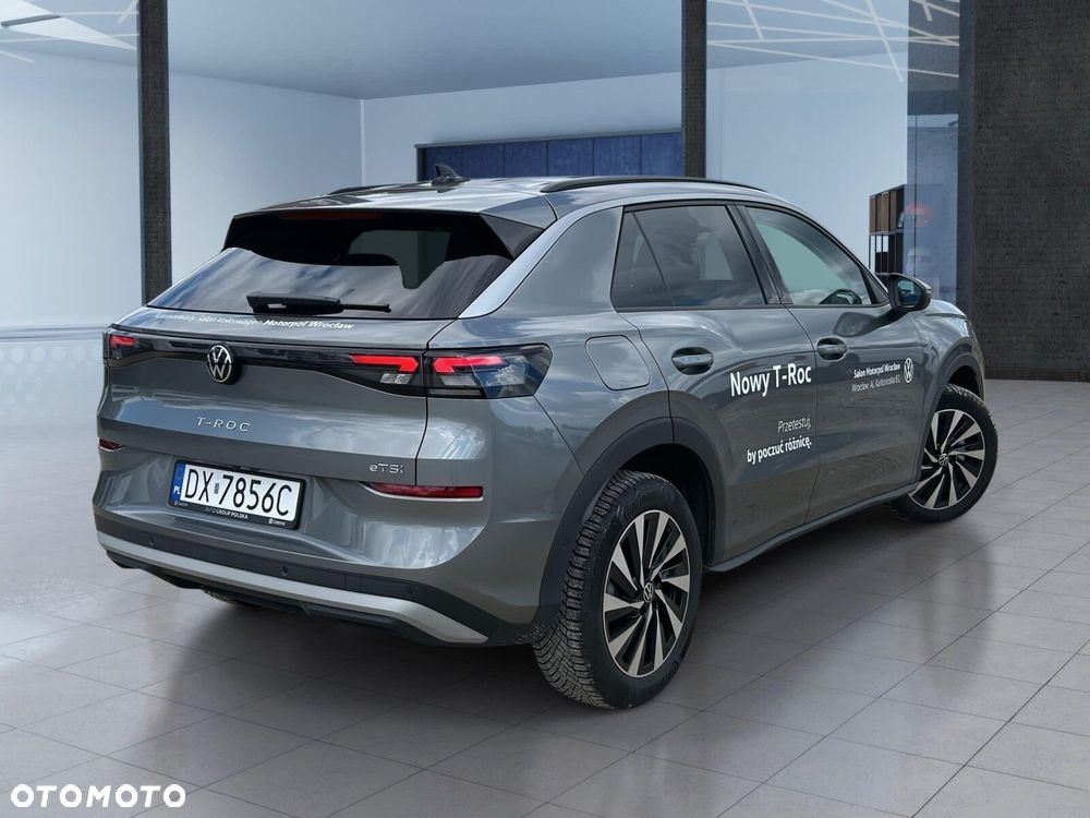 Volkswagen T-Roc - 11