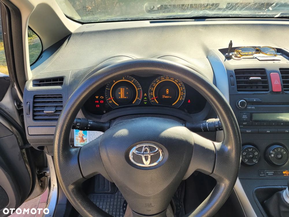 Toyota Auris 1.4 D-4D 2010 - 4