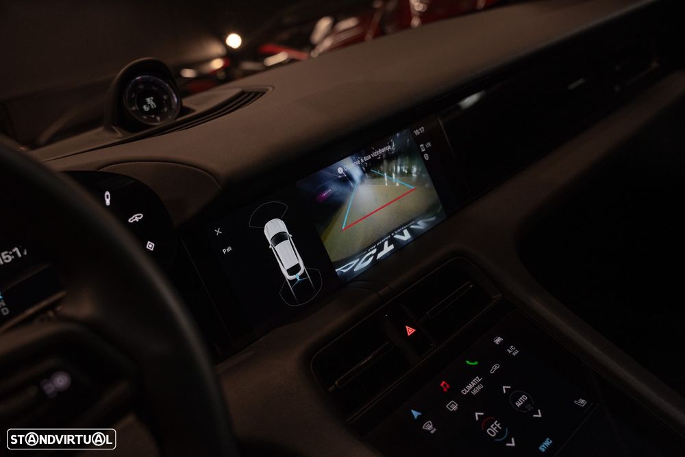 Porsche Taycan Cross Turismo 4 - 19