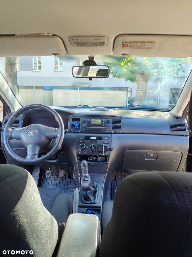 Toyota Corolla - 10