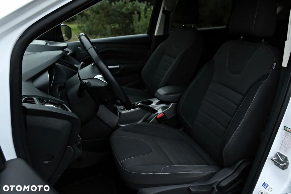 Ford Kuga 2.0 TDCi 2x4 Titanium - 28