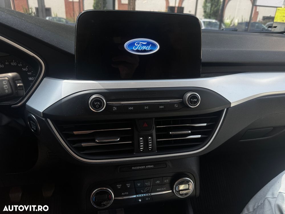 Ford Focus 1.0 EcoBoost Active Business - 33