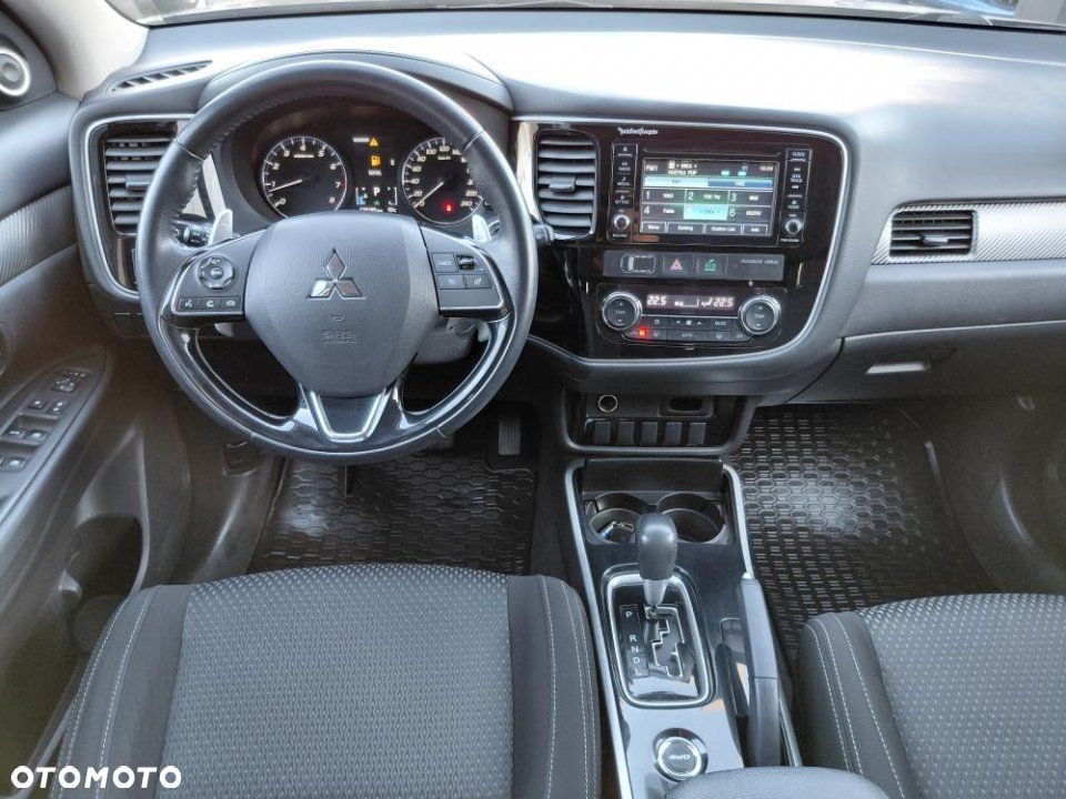 Mitsubishi Outlander - 14