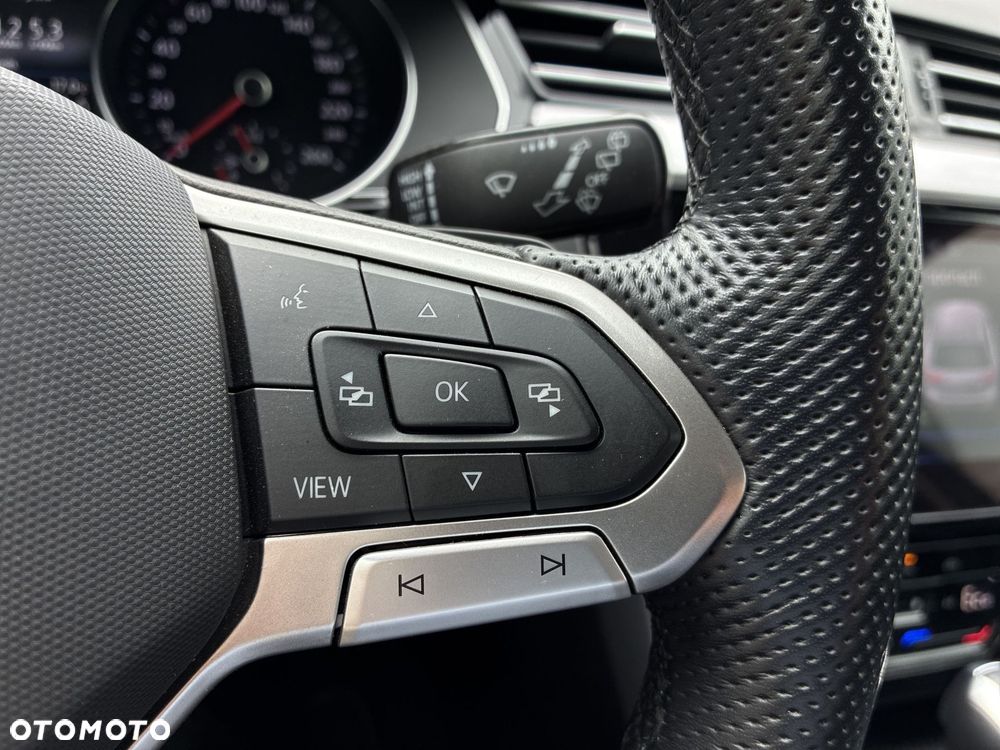 Volkswagen Passat - 22