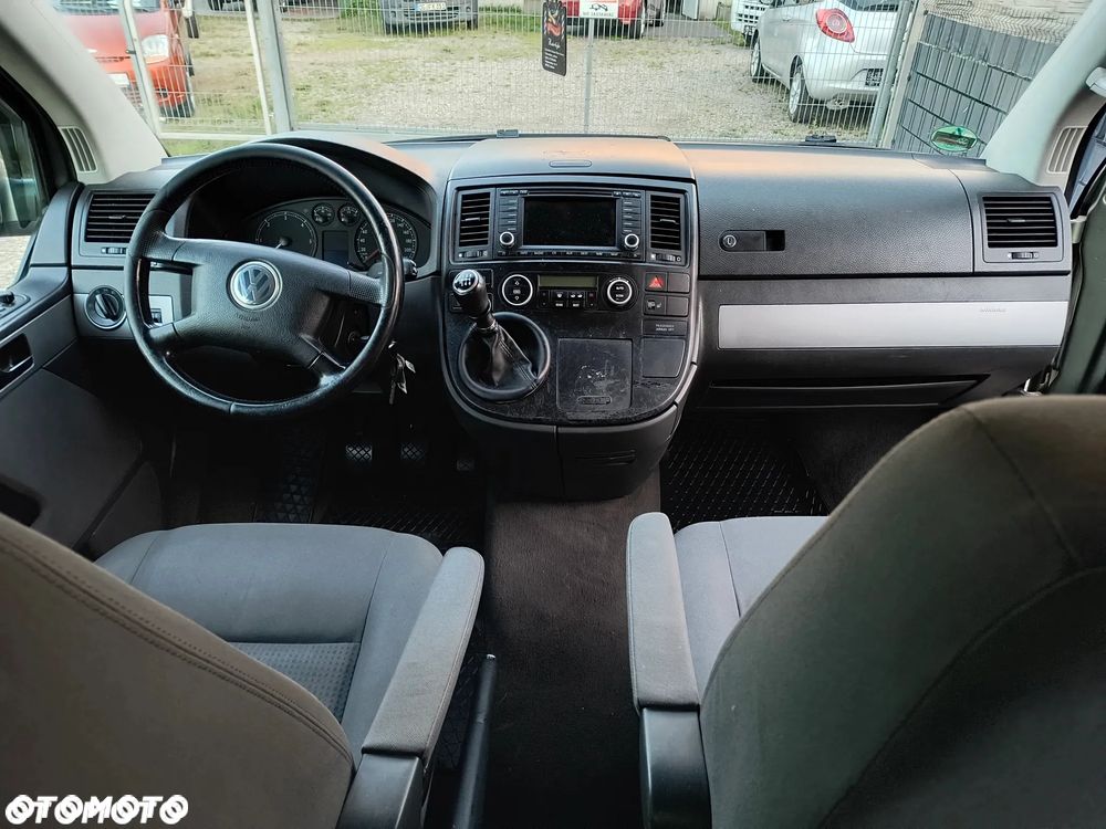 Volkswagen Multivan - 7