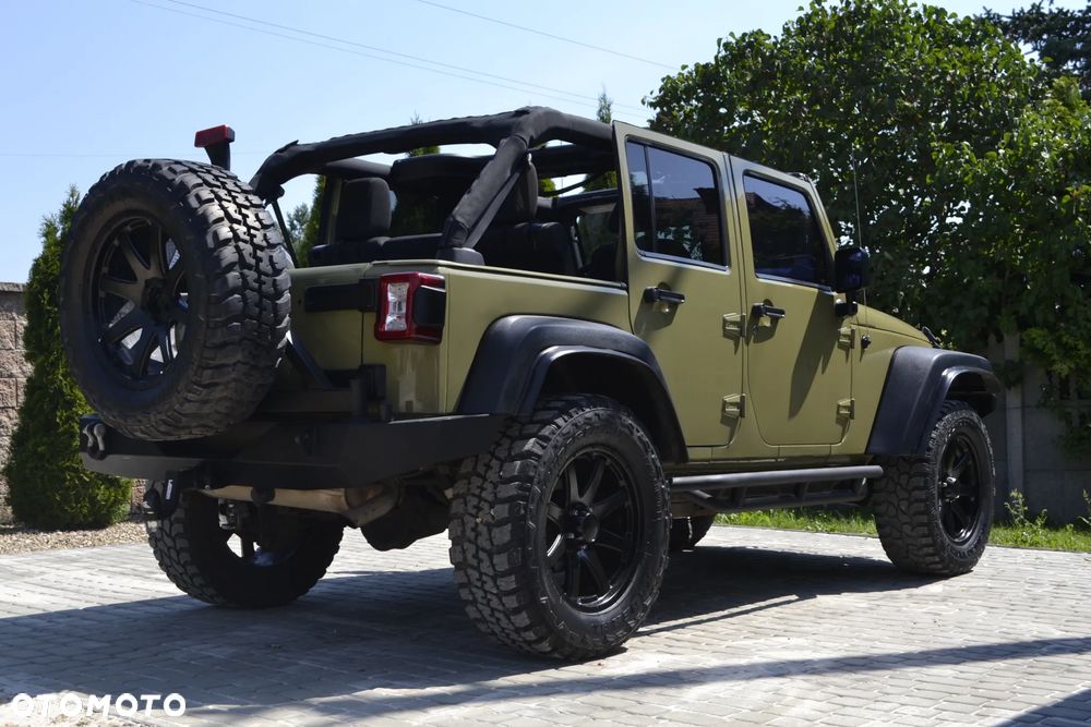 Jeep Wrangler 3.6 Unlim Sahara - 21