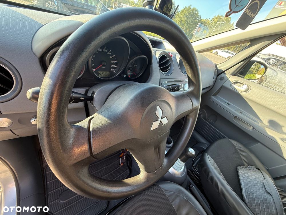 Mitsubishi Colt - 7