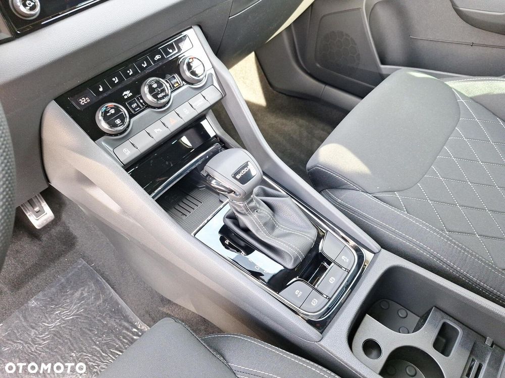 Skoda Karoq 1.5 TSI ACT Sportline DSG - 24