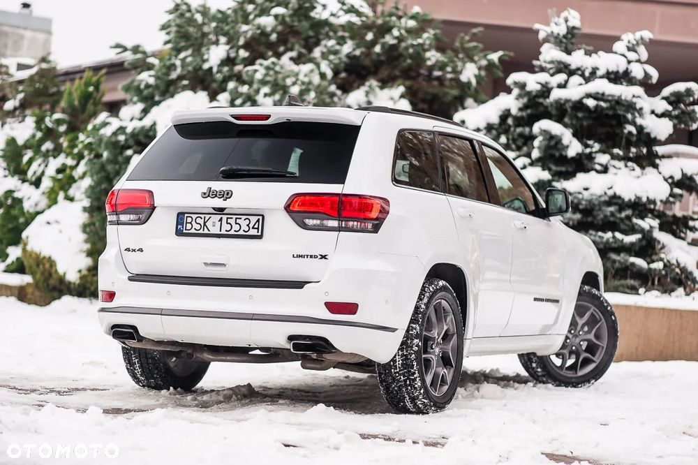 Jeep Grand Cherokee - 12