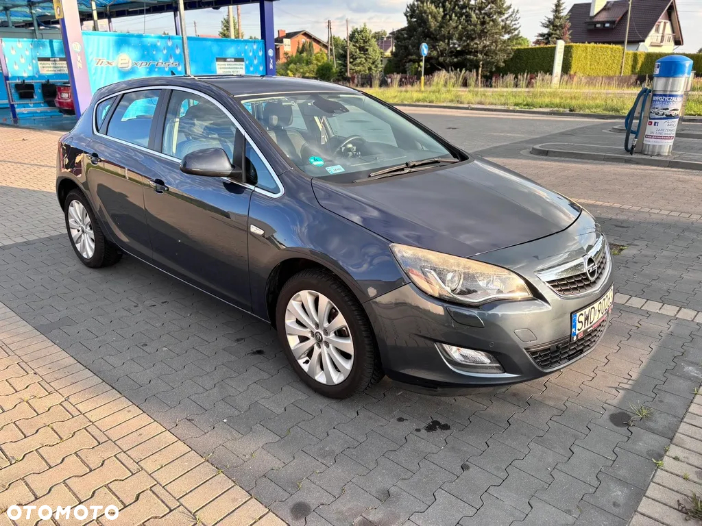Opel Astra 1.4 Turbo Cosmo - 2
