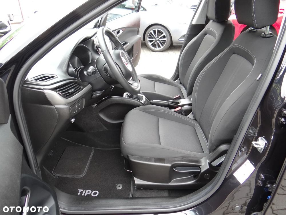 Fiat Tipo 1.4 16v Lounge EU6d - 22