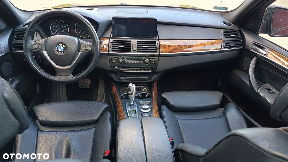 BMW X5 xDrive48i - 18