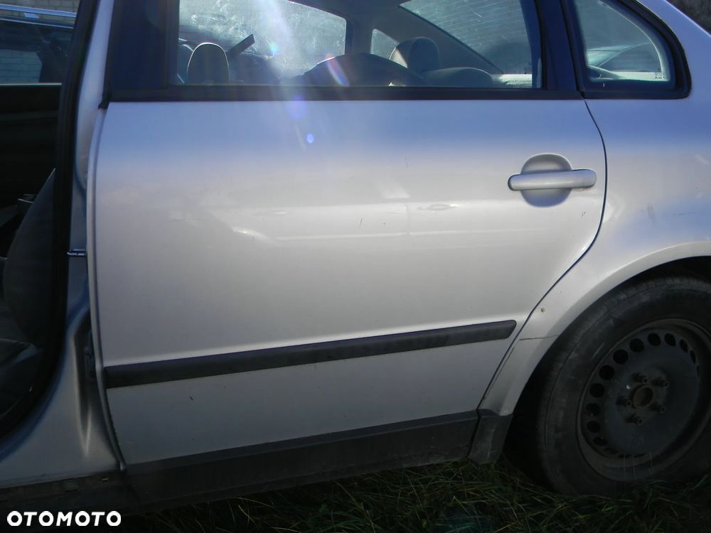 drzwi lewe prawe tył przód VW PASSAT B5 sedan LB7Z - 7