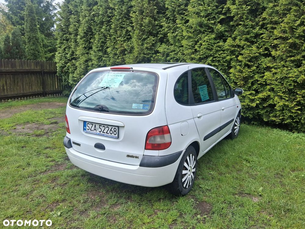 Renault Scenic 2.0 16V Expression - 12