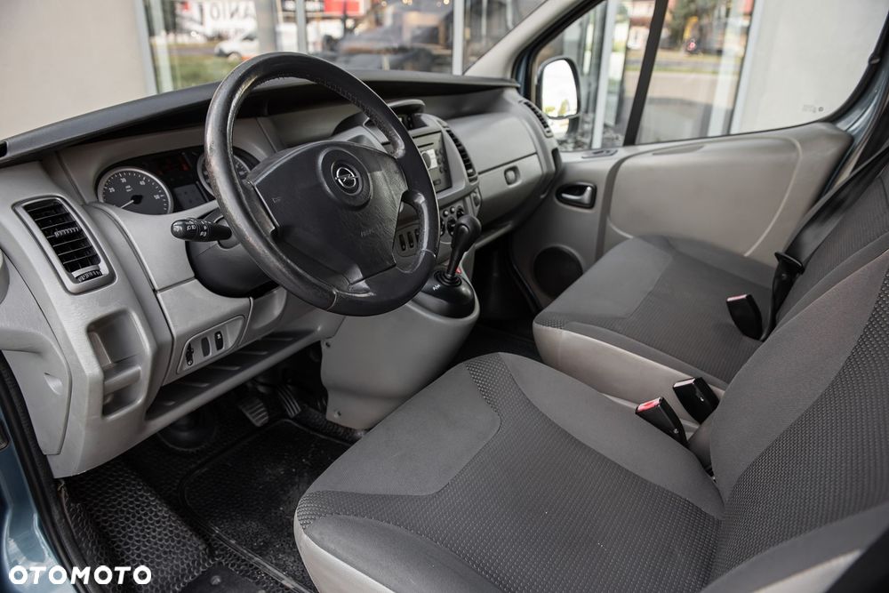 Opel Vivaro - 11