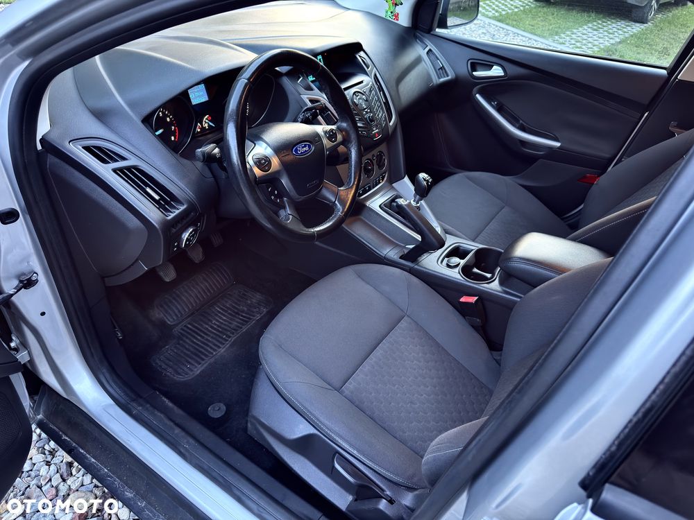 Ford Focus 1.0 EcoBoost Trend - 27