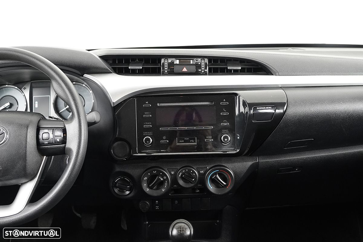 Toyota Hilux 2.4 D-4D 4WD CD CM - 7