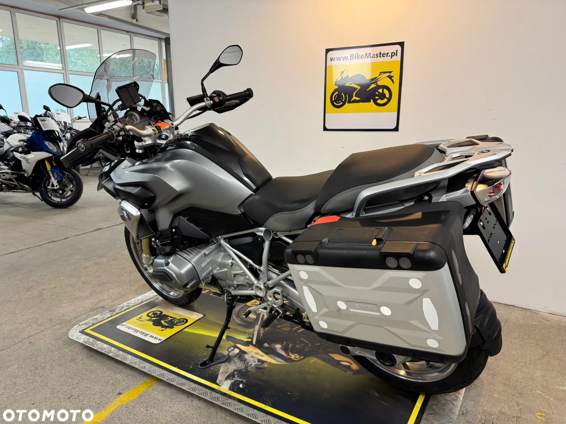 BMW R - 6