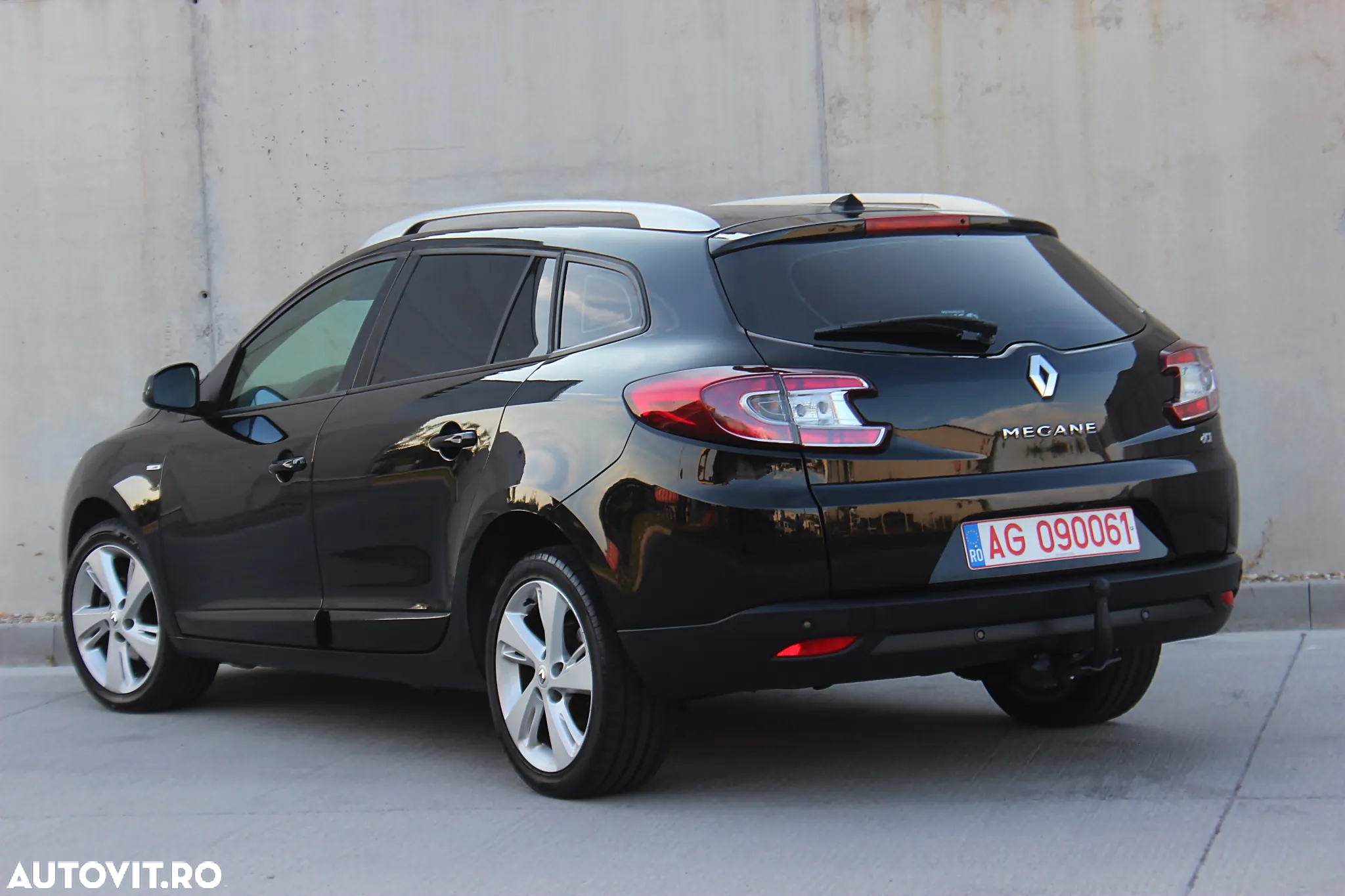 Renault Megane ENERGY dCi 110 Start & Stop Bose Edition - 4