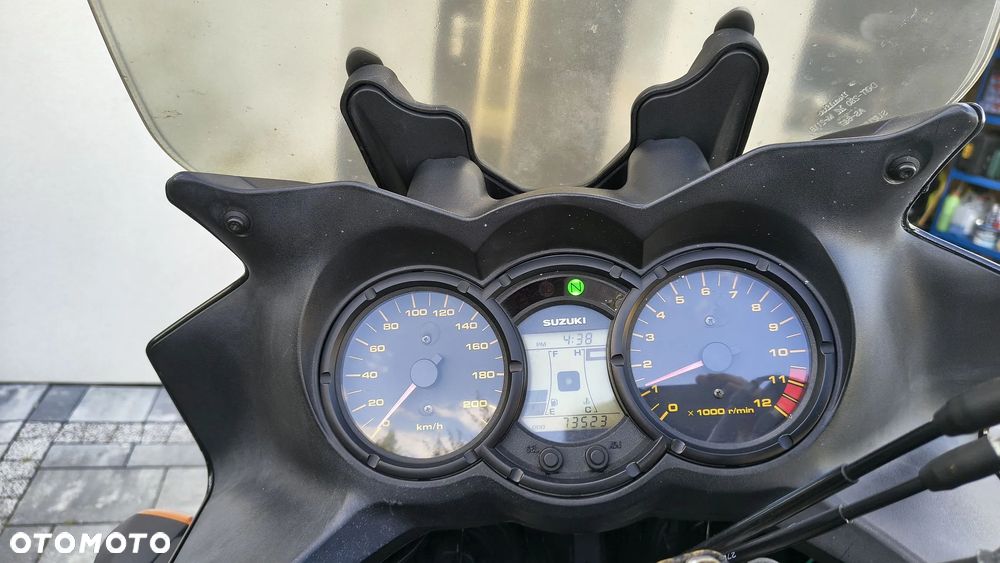 Suzuki V-STROM - 4