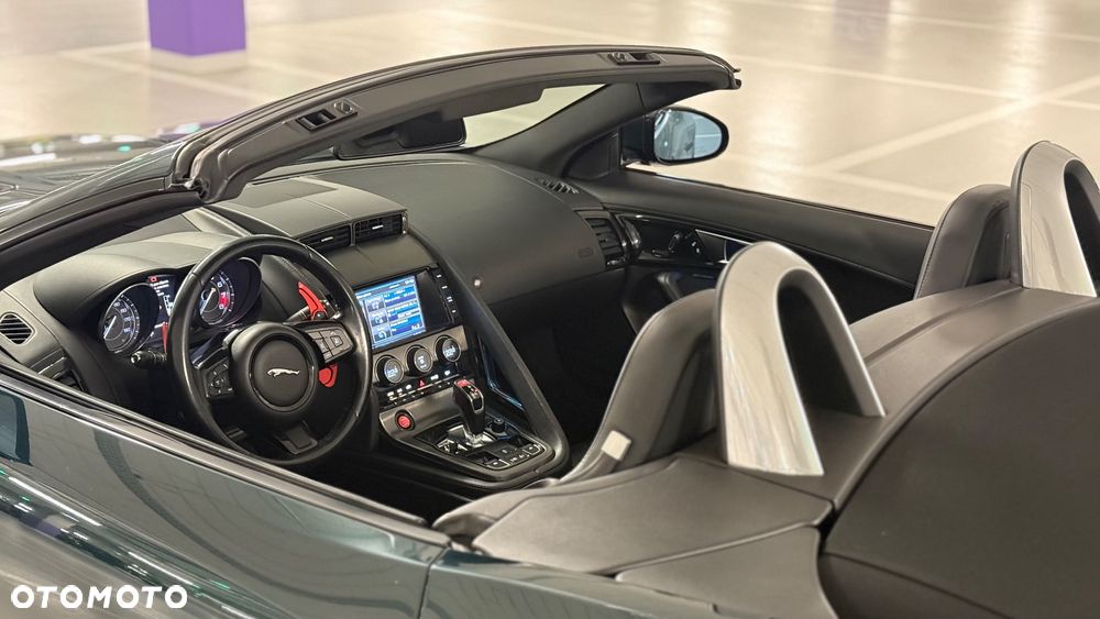 Jaguar F-Type R-Dynamic - 6